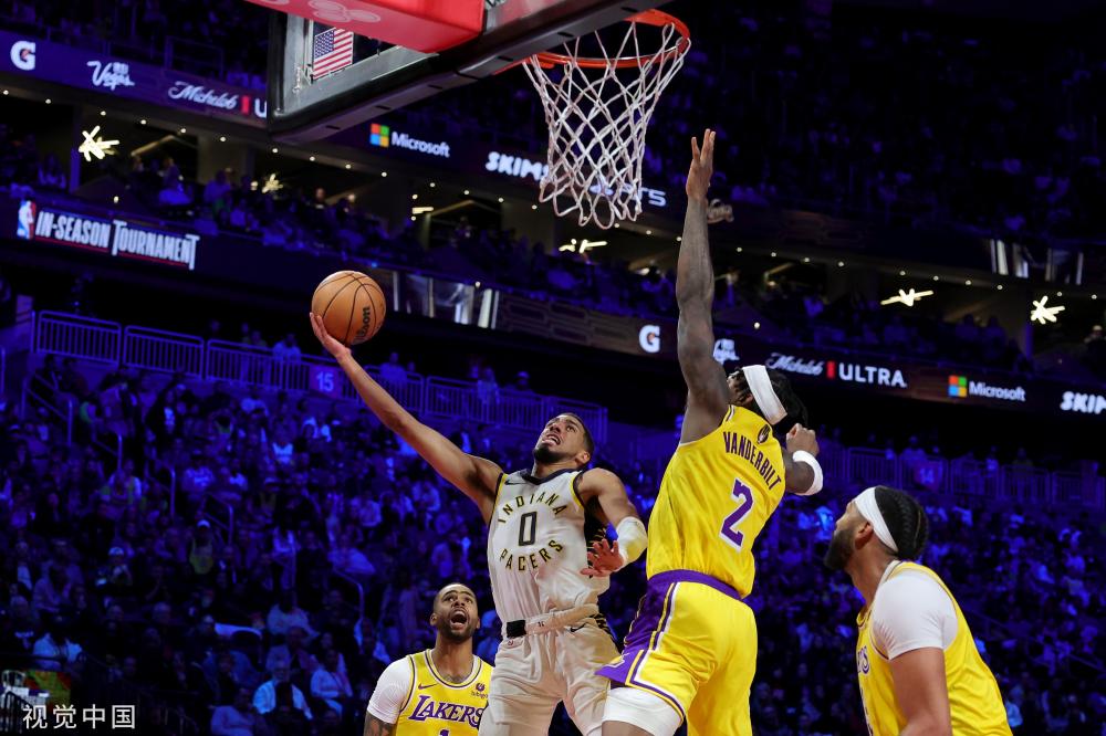 也亲临现场 也亲临现场